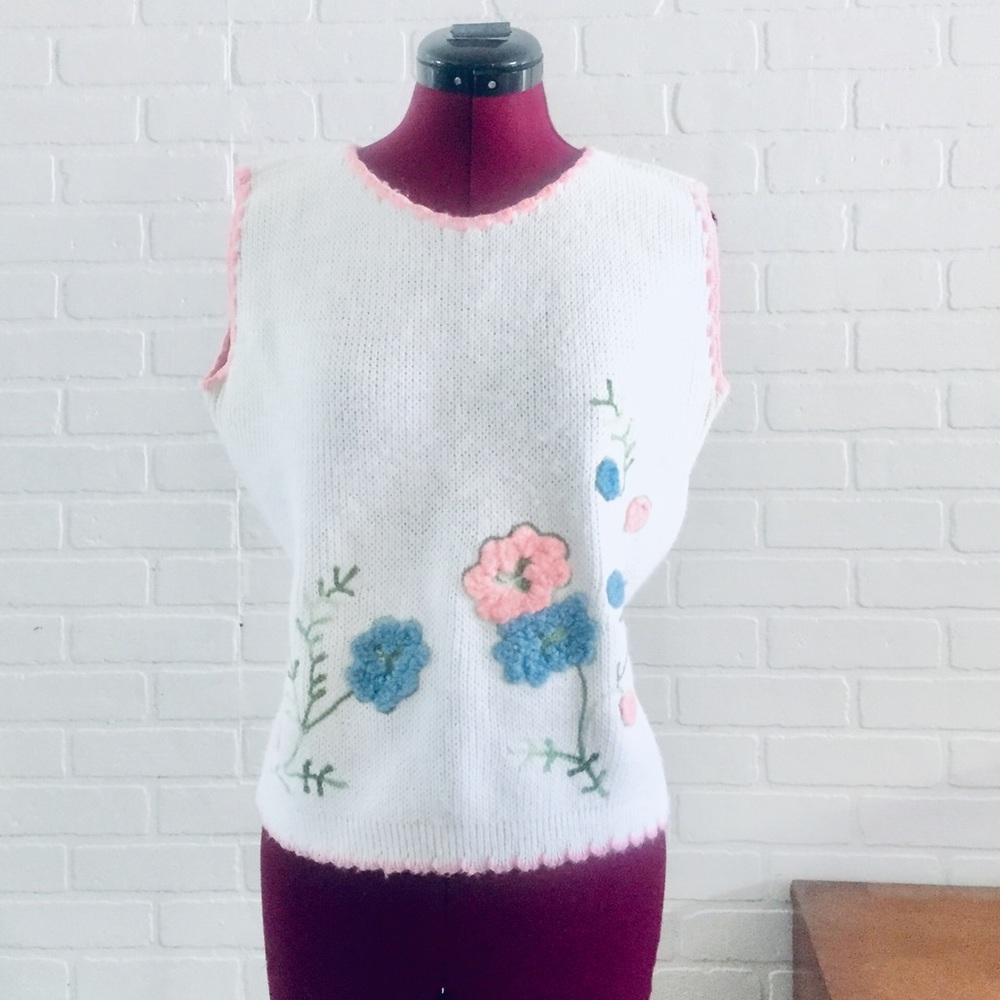 Vintage Sweater Pastel Crewel Flowers M L